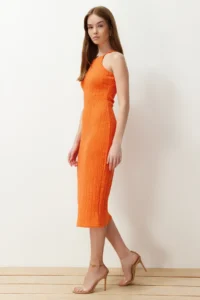 TRENDYOLMİLLA Orange Knitwear look shift/Plain Kesim Barbell Collar Midi Flexible Knitting Pen Dress