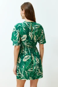 TRENDYOLMİLLA Green Tropical Floral A Cut Viscose Mini Weaving Dress - Image 6