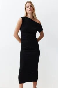 TRENDYOLMİLLA Black Fitted Bodycon Boat Neck Zero Sleeve Flexible Knitting Midi Pen Dress - Image 3