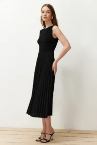 TRENDYOLMİLLA Black pleated Lined Sleeveless Flexible Knitting Midi Dress - Image 2