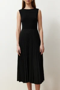 TRENDYOLMİLLA Black pleated Lined Sleeveless Flexible Knitting Midi Dress - Image 4