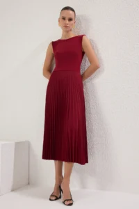 TRENDYOLMİLLA Burgundy pleated Lined Sleeveless Flexible Knitting Midi Dress - Image 2