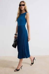 TRENDYOLMİLLA Petrol Blue Blue Blue Zero Sleeve Crew Neck Six pleated Flexible Midi Knitting Dress - Image 2