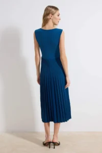 TRENDYOLMİLLA Petrol Blue Blue Blue Zero Sleeve Crew Neck Six pleated Flexible Midi Knitting Dress - Image 4