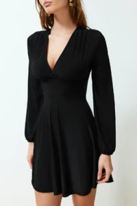 TRENDYOLMİLLA Black Plain skater V-neck skater/Sandy Midi Dress - Image 4