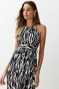 TRENDYOLMİLLA Black animals shift shally Maxi Weaving Dress - Image 5