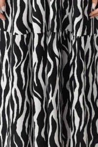 TRENDYOLMİLLA Black animals shift shally Maxi Weaving Dress - Image 7