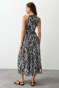 TRENDYOLMİLLA Black animals shift shally Maxi Weaving Dress - Image 8