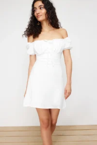 TRENDYOLMİLLA White Plain bodycone Crepe Lined Mini Weaving Dress - Image 2
