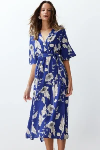 TRENDYOLMİLLA Mavi Belted flower patterned A Cut Double breasted Yaka Midi Weaving Dress - Image 3