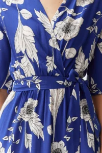 TRENDYOLMİLLA Mavi Belted flower patterned A Cut Double breasted Yaka Midi Weaving Dress - Image 4