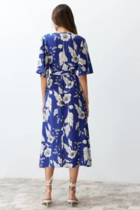 TRENDYOLMİLLA Mavi Belted flower patterned A Cut Double breasted Yaka Midi Weaving Dress - Image 6