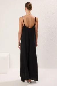TRENDYOLMİLLA Black Plain Kesim V-neck Maxi Weaving Dress - Image 4