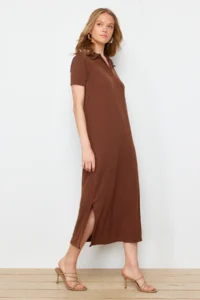 TRENDYOLMİLLA Brown Polo Shirt Collar shift/Nromal Kesim Midi Knitting Dress - Image 2