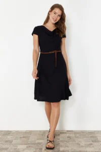 TRENDYOLMİLLA Black textured Belt Detailed Off-Shoulder Neck Flexible skater/Waisted Midi Knitting Dress