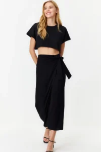 TRENDYOLMiLLA More Sustainable Black tied up Double breasted Maxi Size Weaving Skirt with Covering Viscose Fabric - Image 2