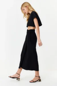 TRENDYOLMiLLA More Sustainable Black tied up Double breasted Maxi Size Weaving Skirt with Covering Viscose Fabric - Image 3
