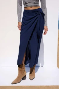 TRENDYOLMiLLA More Sustainable Navy Blue tied up Double breasted Kapama Viscose Maxi Size Weaving Skirt - Image 3