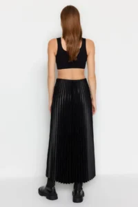 TRENDYOLMİLLA Black pleated Maxi Flexible Knitting Skirt - Image 7
