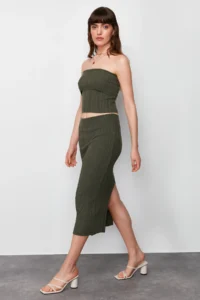 TRENDYOLMİLLA Khaki Midi Knitwear Premium Yarn/ Special Yarn Skirt - Image 2