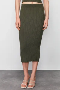 TRENDYOLMİLLA Khaki Midi Knitwear Premium Yarn/ Special Yarn Skirt - Image 4