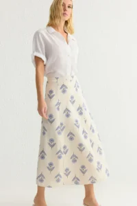 TRENDYOLMiLLA Mavi flower patterned A-line Midi Size Weaving linen blended  Skirt - Image 2