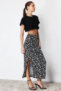 TRENDYOLMiLLA Black Daisy Patterned slit Viscose Fabric Midi Weaving Skirt - Image 3