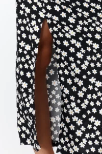 TRENDYOLMiLLA Black Daisy Patterned slit Viscose Fabric Midi Weaving Skirt - Image 5