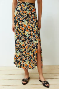TRENDYOLMiLLA Multicolored Viscose Material flower patterned slit Midi Weaving Skirt - Image 5