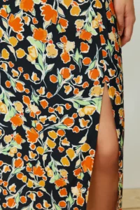 TRENDYOLMiLLA Multicolored Viscose Material flower patterned slit Midi Weaving Skirt - Image 6