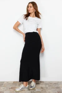 TRENDYOLMİLLA Black Body-Fitting Fish Form Flexible Knitting Maxi Skirt - Image 2