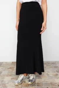 TRENDYOLMİLLA Black Body-Fitting Fish Form Flexible Knitting Maxi Skirt - Image 4