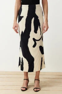 TRENDYOLMİLLA Ecru Abstract pleated A-line Printed Midi Flexible Knitting Skirt - Image 4