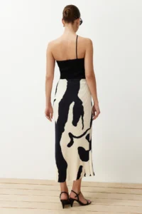 TRENDYOLMİLLA Ecru Abstract pleated A-line Printed Midi Flexible Knitting Skirt - Image 6