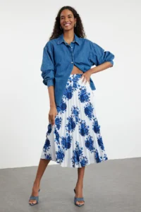 TRENDYOLMİLLA Navy Blue Weaving Rose Patterned Pleated Skirt - Image 3
