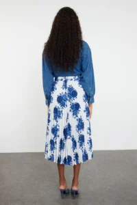 TRENDYOLMİLLA Navy Blue Weaving Rose Patterned Pleated Skirt - Image 5