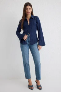 TRENDYOLMİLLA Dark Navy textured Fitted Bele Oturan Weaving Shirt - Image 2