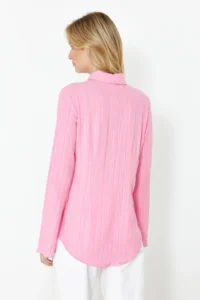 TRENDYOLMİLLA Light Pink textured Fitted Bele Oturan Weaving Shirt - Image 6