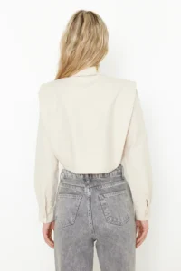 TRENDYOLMİLLA Beige Sleeves Padded Stone Crop Weaving Shirt - Image 4