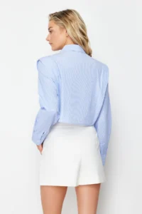 TRENDYOLMİLLA Mavi Sleeves Padded Stone Crop Weaving Shirt - Image 11