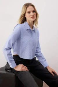 TRENDYOLMİLLA Mavi Sleeves Padded Stone Crop Weaving Shirt - Image 2
