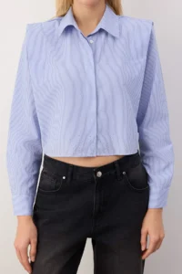 TRENDYOLMİLLA Mavi Sleeves Padded Stone Crop Weaving Shirt - Image 3