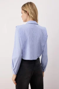 TRENDYOLMİLLA Mavi Sleeves Padded Stone Crop Weaving Shirt - Image 4