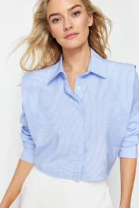 TRENDYOLMİLLA Mavi Sleeves Padded Stone Crop Weaving Shirt - Image 7