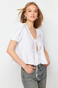 TRENDYOLMİLLA Ecru Front Binding Detailed Oversized Weaving Shirt