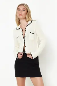 TRENDYOLMİLLA Ecru Cotton Blended Super Crop/Short Knitwear Cardigan - Image 2