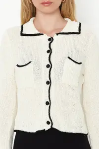 TRENDYOLMİLLA Ecru Cotton Blended Super Crop/Short Knitwear Cardigan - Image 4