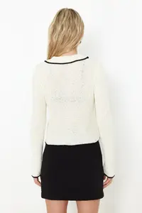 TRENDYOLMİLLA Ecru Cotton Blended Super Crop/Short Knitwear Cardigan - Image 6