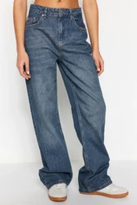 TRENDYOLMİLLA Mavi More Sustainable Soluk Efekt Vintage High Waist Wide Leg jeans - Image 4