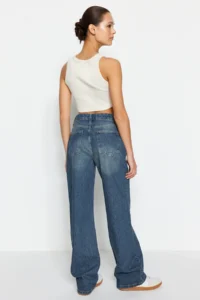 TRENDYOLMİLLA Mavi More Sustainable Soluk Efekt Vintage High Waist Wide Leg jeans - Image 6